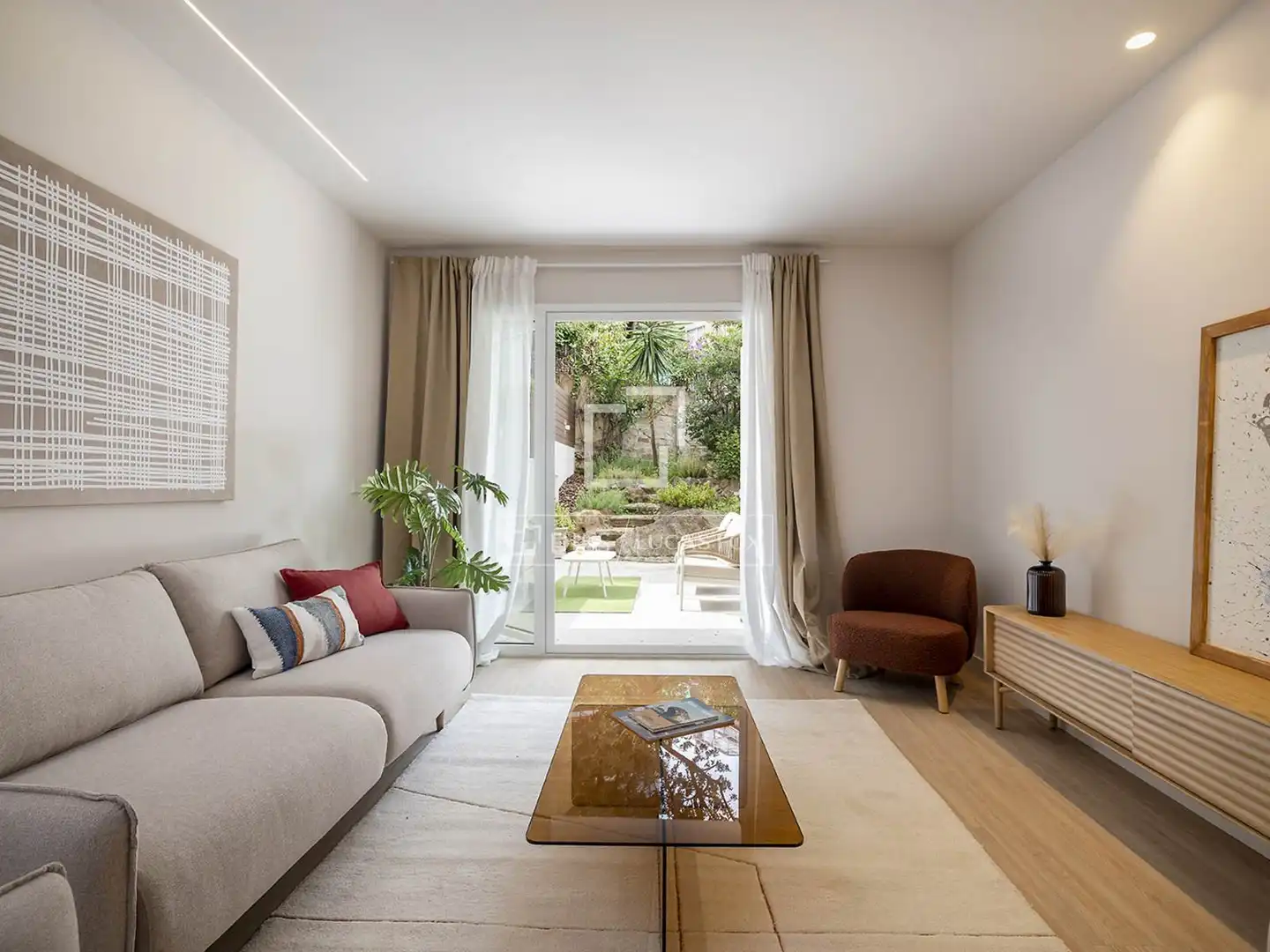 Sala de estar de Piso en venta en Barcelona con Aire acondicionado, Calefacción y Jardín privado
