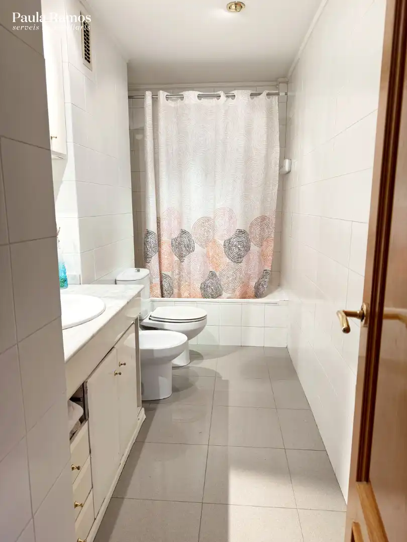 Baño de Piso en venta en Granollers con Calefacción, Trastero y Horno
