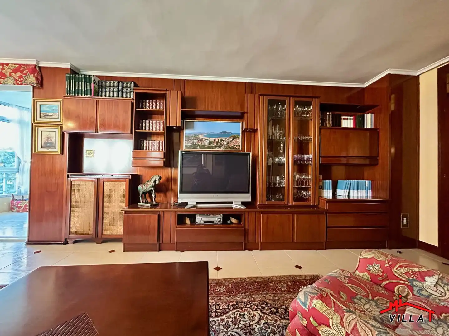 Sala de estar de Piso en venta en Laredo con Calefacción, Terraza y Amueblado