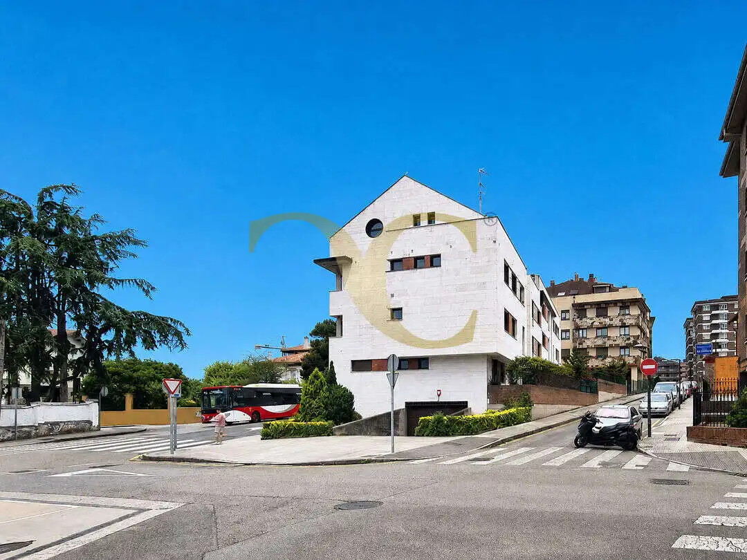Vista exterior de Dúplex en venta en Gijón  con Aire acondicionado, Calefacción y Trastero