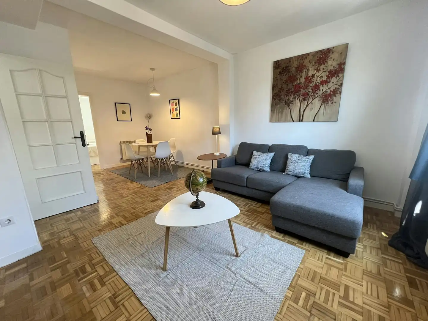 Sala d'estar de Pis de lloguer en Madrid amb Aire condicionat, Moblat i TV