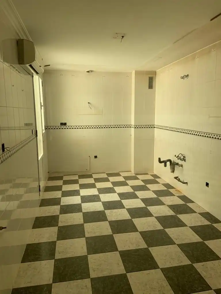 Piso con ascensor en venta en Avenida de los Reyes Católicos 13, imagen 4