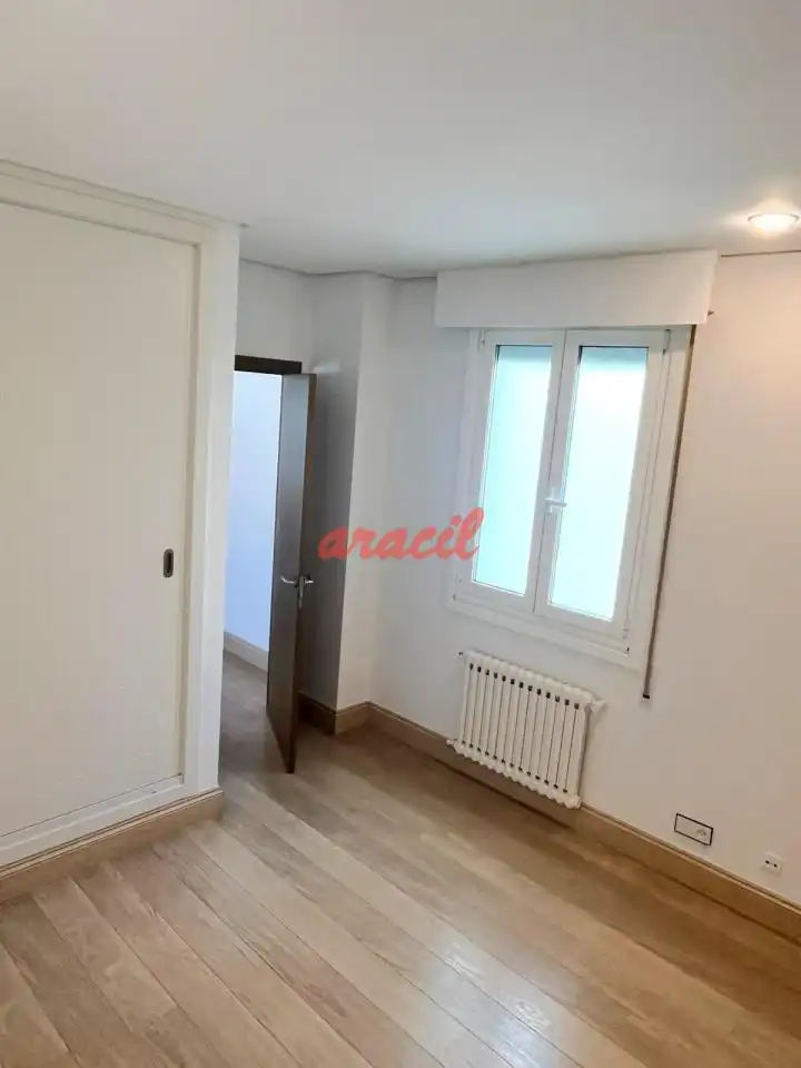 Habitación de Piso en venta en Ourense Capital  con Calefacción, Terraza y Balcón