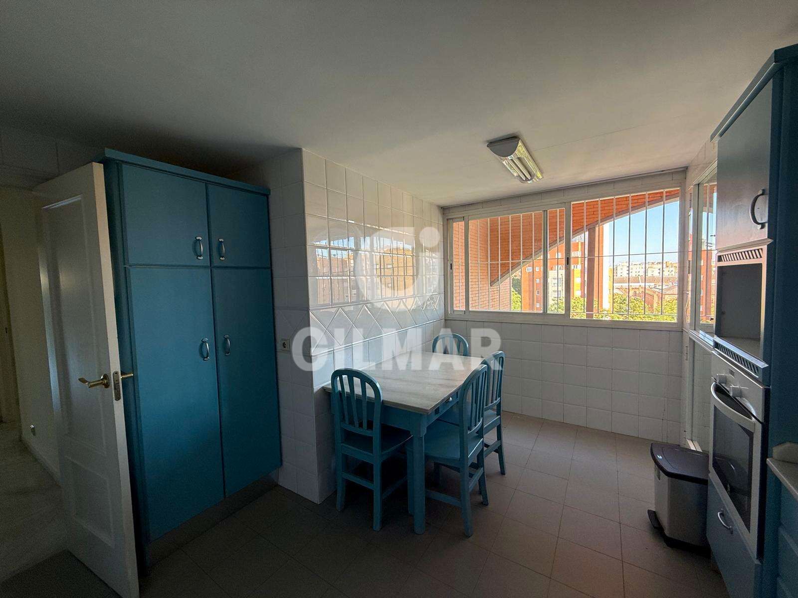 Bedroom of Flat to rent in  Sevilla Capital  with Air Conditioner, Oven and Washing machine