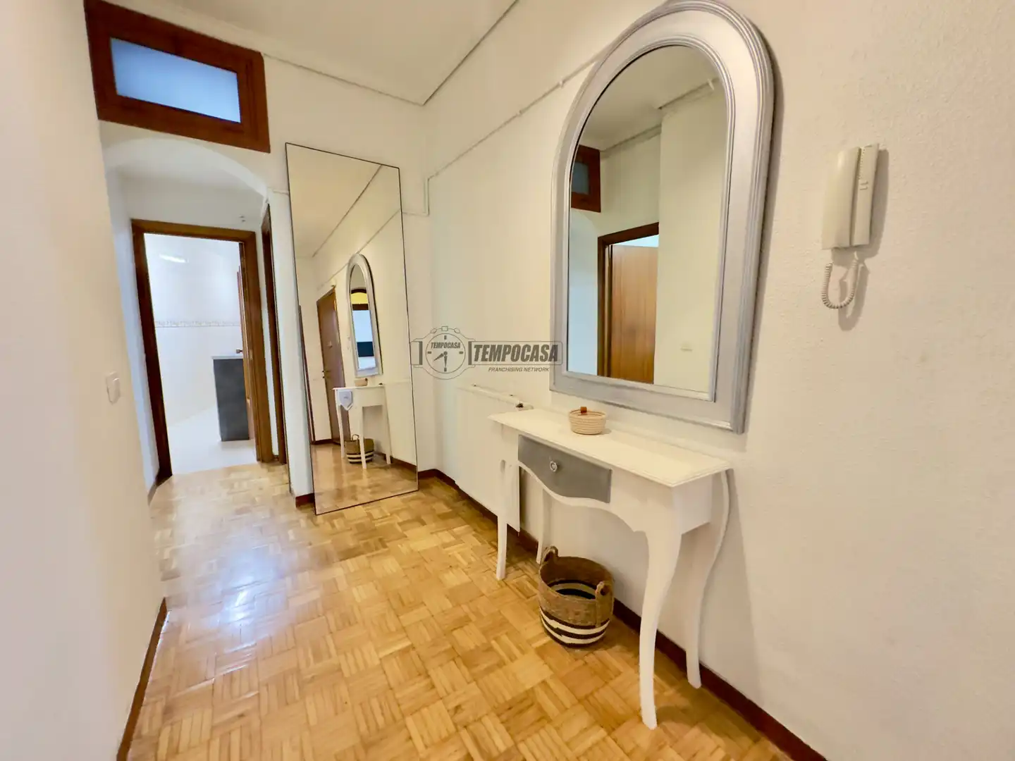 Flat for sale in Madrid  with Air Conditioner, Heating and Furnished
