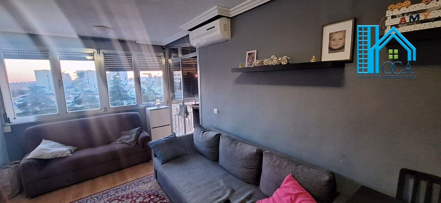 Sala d'estar de Pis en venda en Parla amb Aire condicionat, Terrassa i Traster