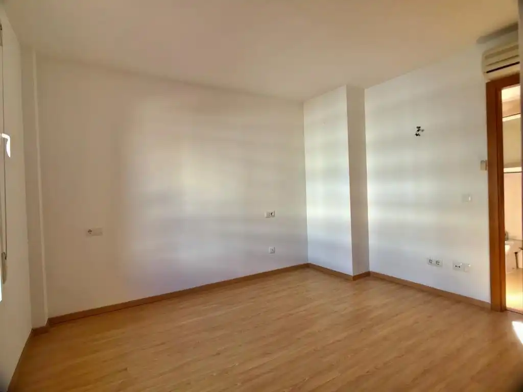 Schlafzimmer von Dachboden zum Verkauf in  Palma de Mallorca mit Klimaanlage, Parkett und Terrasse