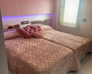 Bedroom of Flat to share in  Madrid Capital  with Air Conditioner, Heating and Washing machine