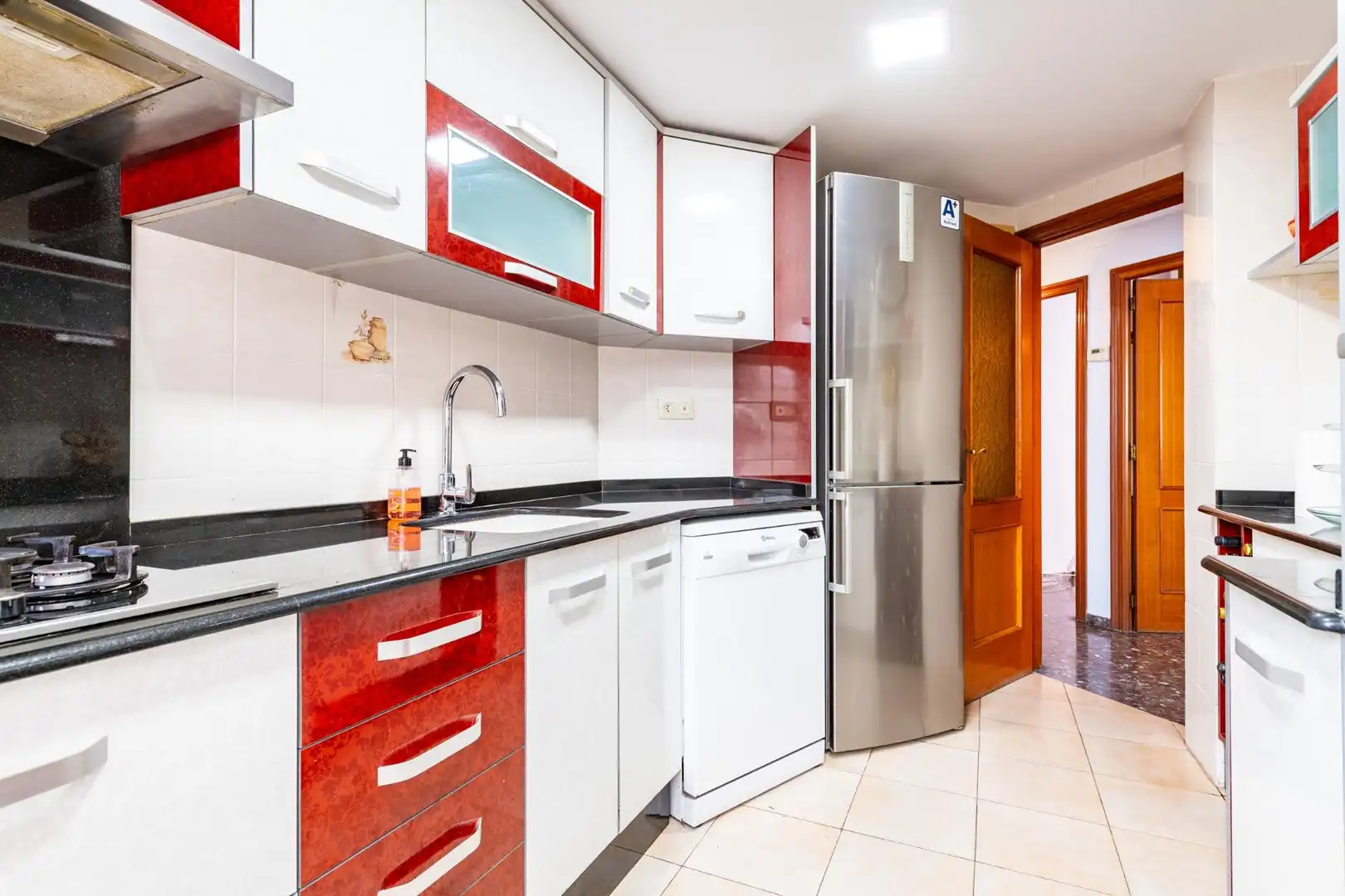Kitchen of Flat for sale in Mislata  with Air Conditioner, Heating and Balcony