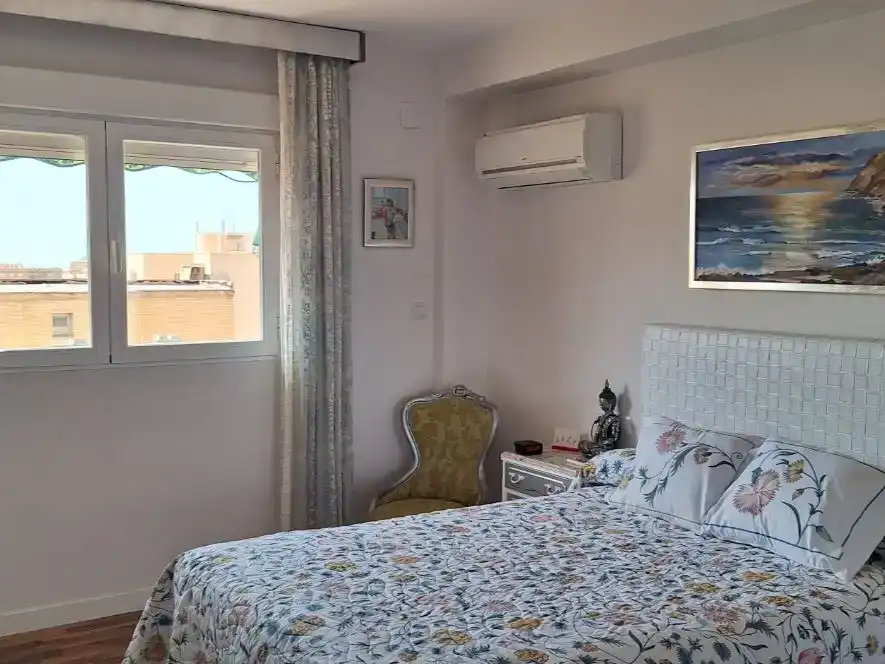 Dormitori de Pis en venda en Granada amb Aire condicionat, Parquet i Terrassa