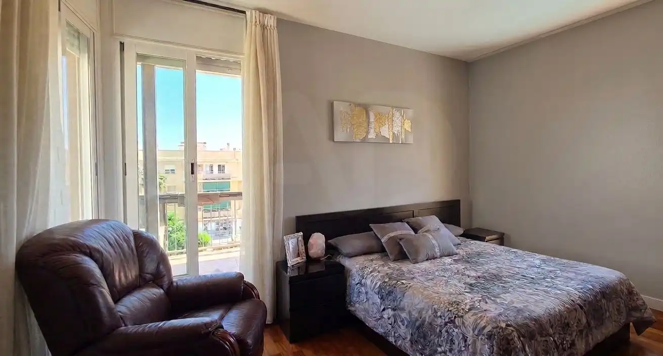 Bedroom of Flat for sale in Barcelona  with Air Conditioner and Heating