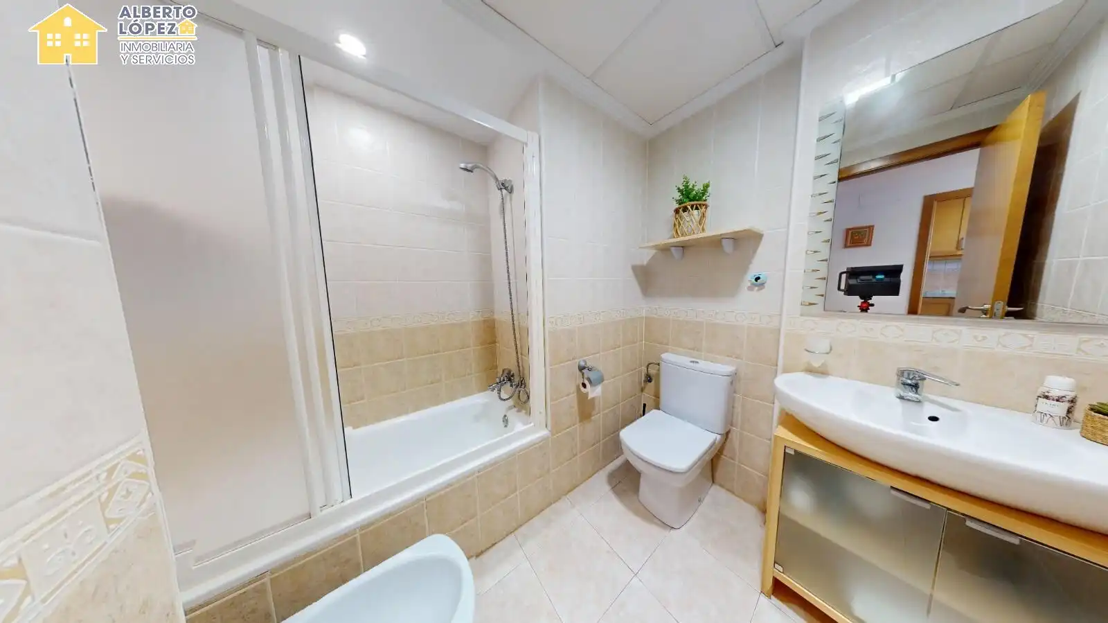 Badezimmer von Wohnung zur Miete in Elche / Elx mit Klimaanlage, Terrasse und Möbliert
