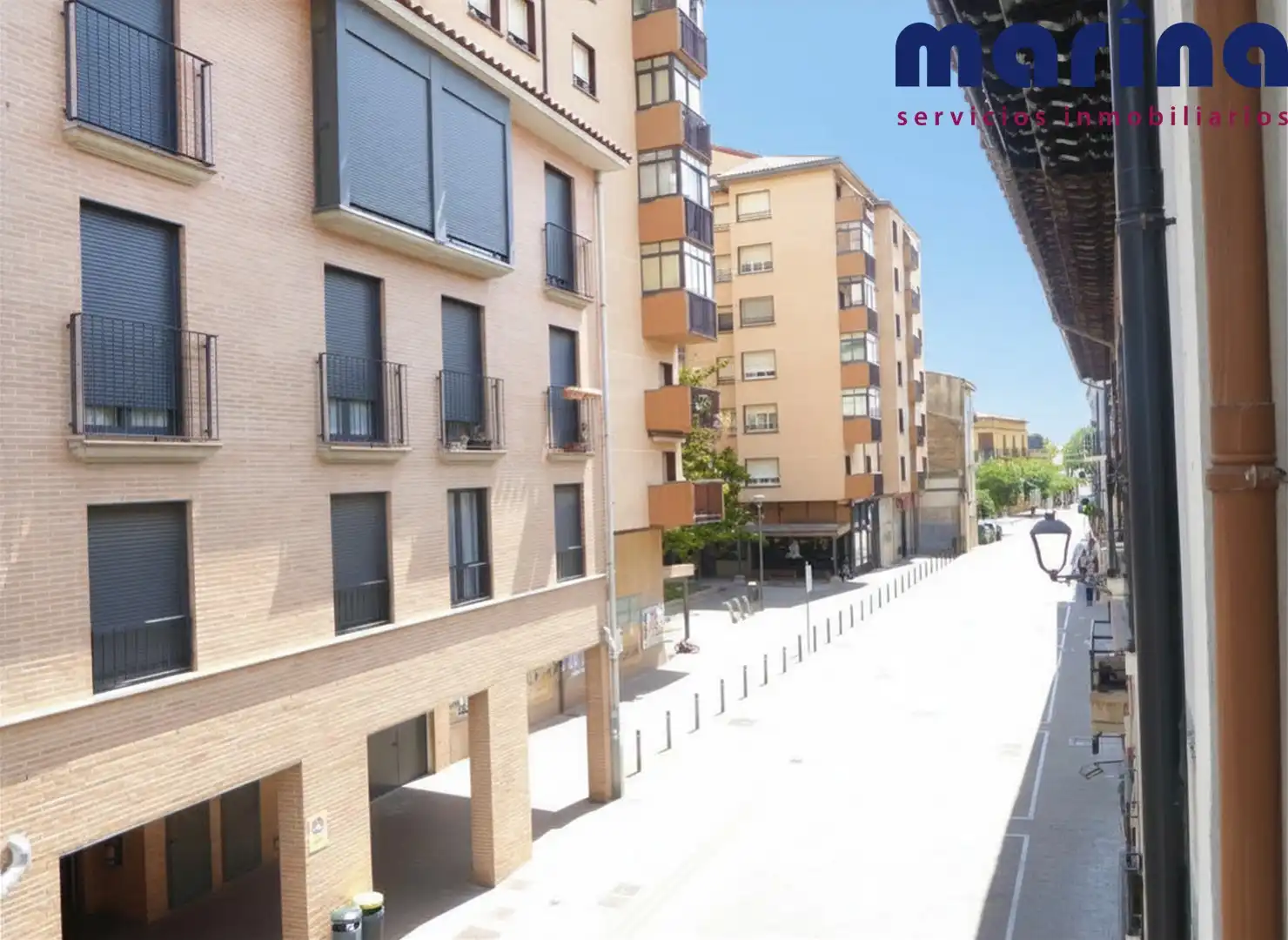 Vista exterior de Casa adosada en venda en Villava / Atarrabia