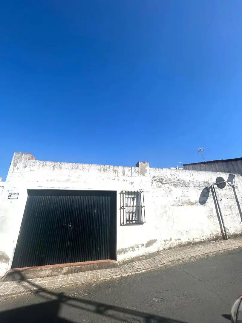 Vista exterior de Local en venta en Gerena