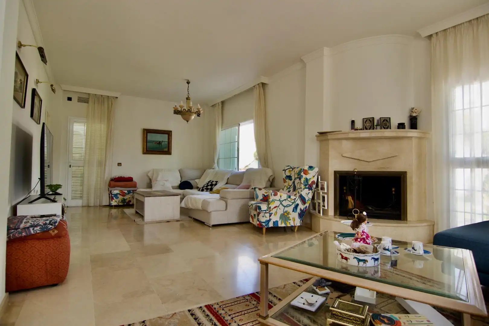 Sala d'estar de Casa o xalet en venda en Benalmádena amb Calefacció, Jardí privat i Terrassa