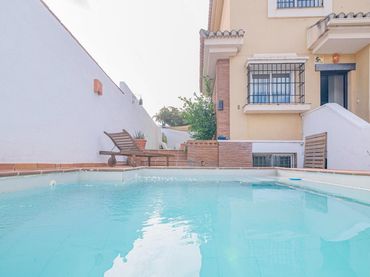 Casa con piscina en venta en Calle Jerezana