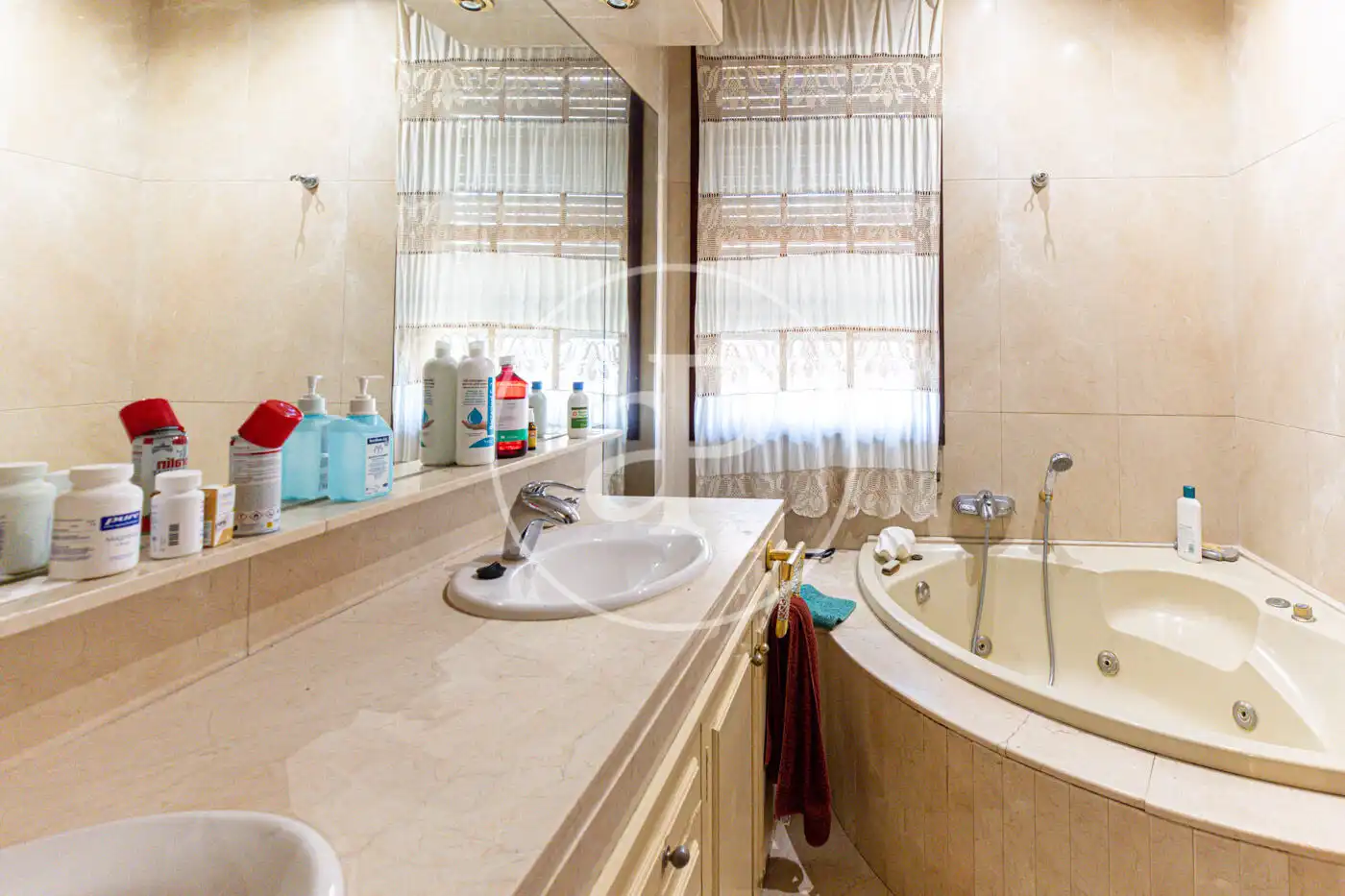 Houses for sale in Carrer de Victorio Luzuriaga, Sant Agustí