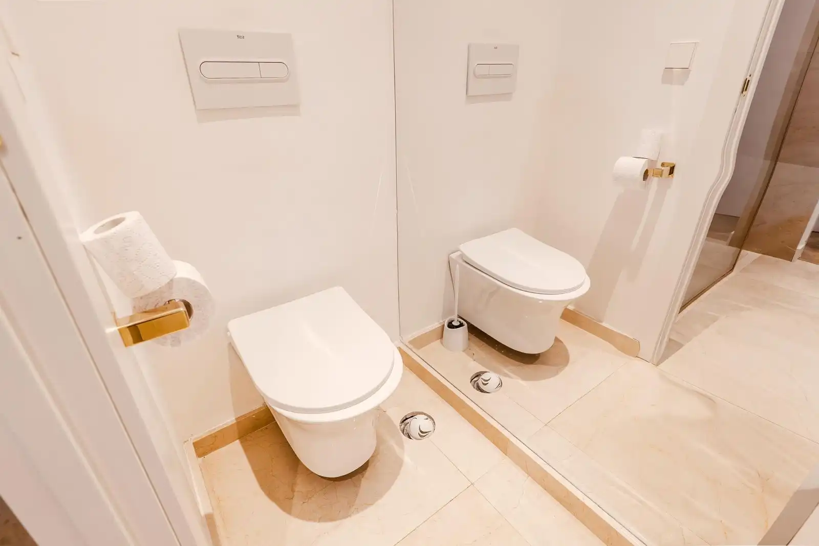Bathroom of Attic for sale in Madrid  with Air Conditioner, Heating and Parquet flooring