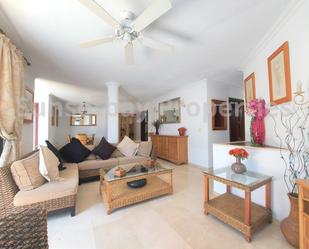 Sala d'estar de Casa o xalet en venda en Santiago del Teide amb Aire condicionat, Terrassa i Piscina