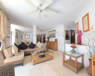 Sala d'estar de Casa o xalet en venda en Santiago del Teide amb Aire condicionat, Jardí privat i Terrassa