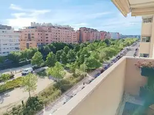 Außenansicht von Wohnung zum Verkauf in Madrid mit Klimaanlage, Heizung und Privatgarten