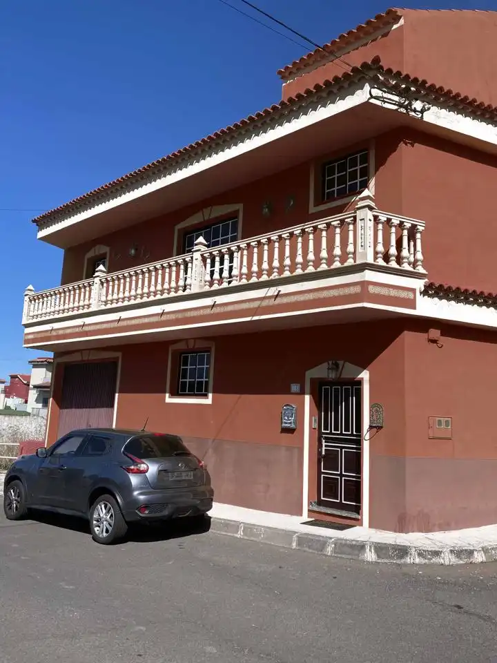 Vista exterior de Piso en venta en El Tanque