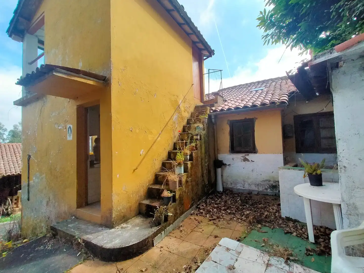 Außenansicht von Country house zum Verkauf in Pravia mit Terrasse und Abstellraum