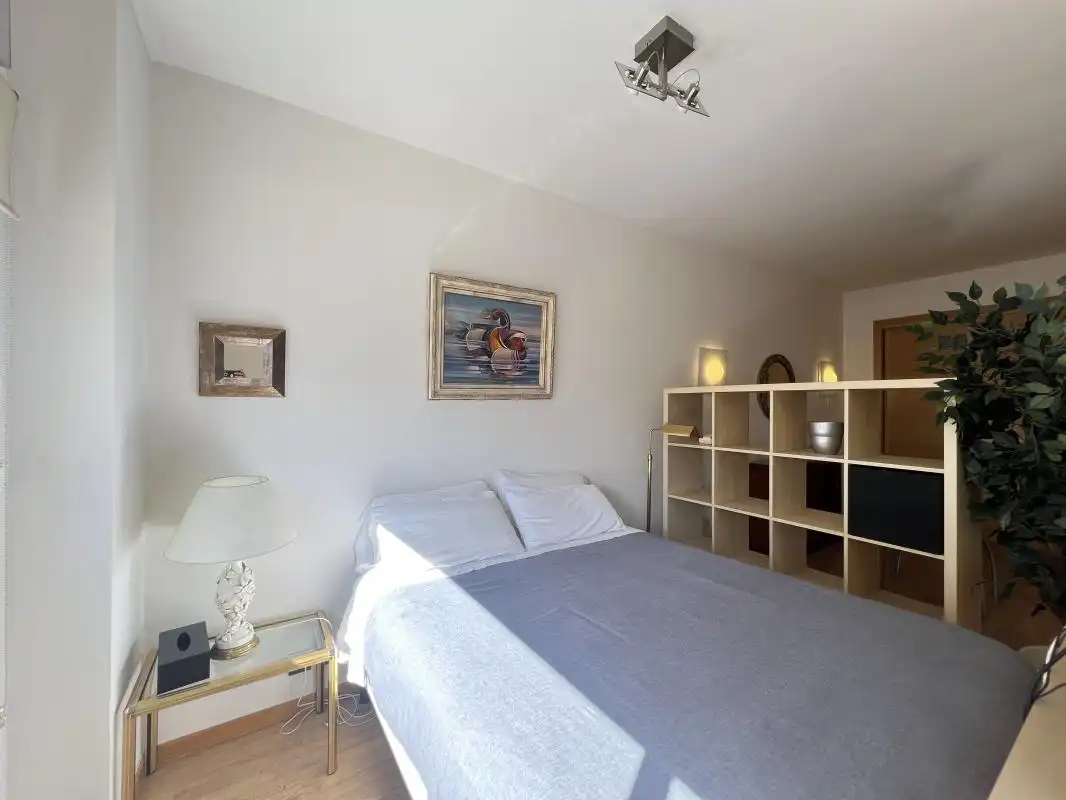 Bedroom of Study for rent in Madrid  with Air Conditioner, Heating and Swimming Pool