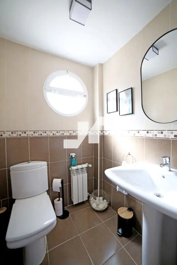 Baño de Casa adosada en venta en Burriana / Borriana con Aire acondicionado, Calefacción y Amueblado