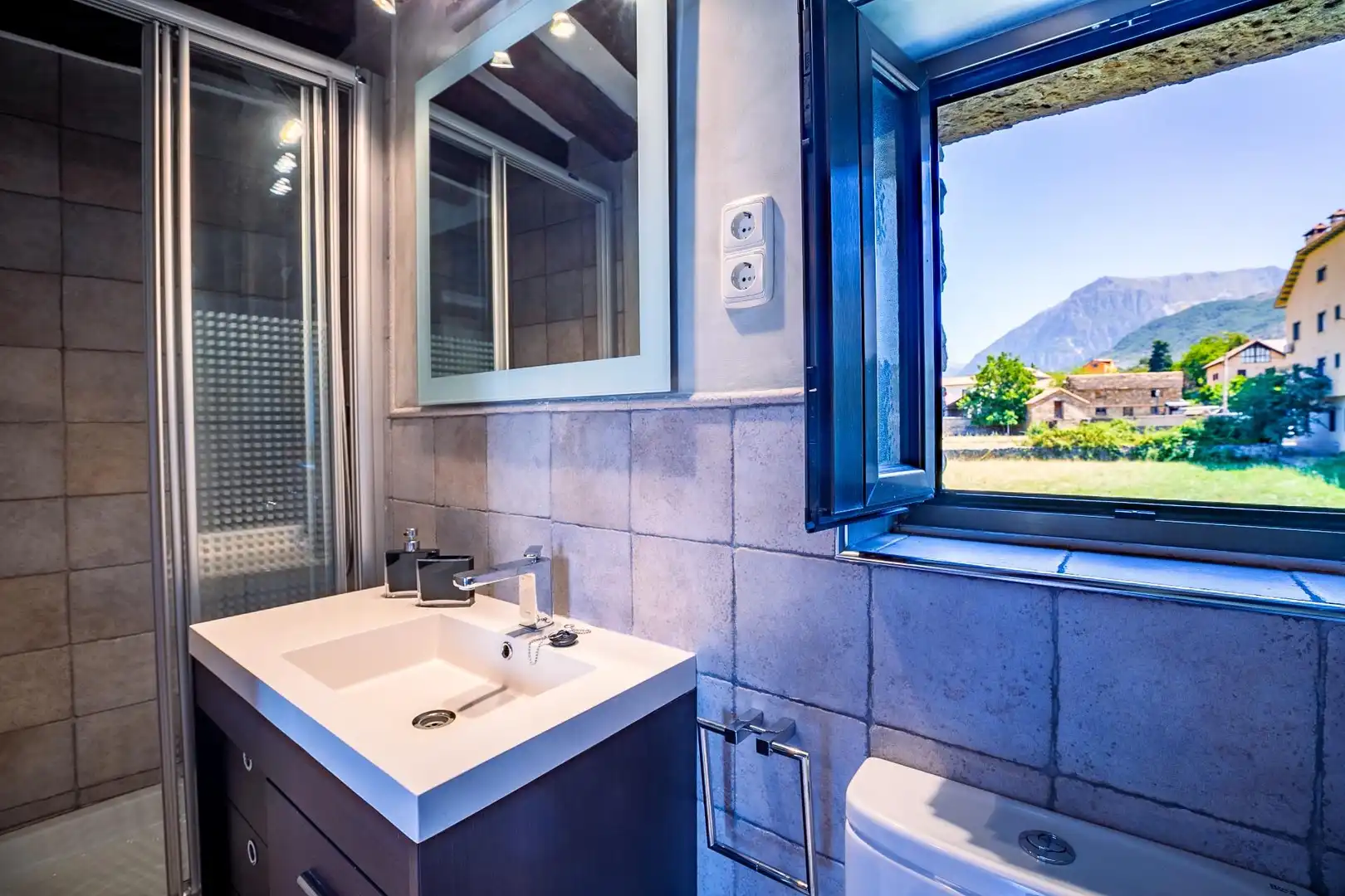 Baño de Casa o chalet en venta en Laspuña con Calefacción, Jardín privado y Amueblado