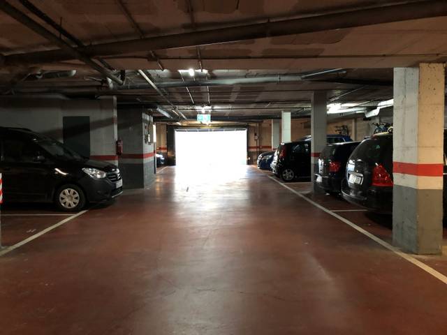 Garaje en Alquiler en Carrer Bellpuig en Montjuïc