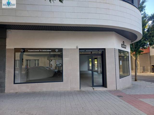 Local comercial en Alquiler en Centro