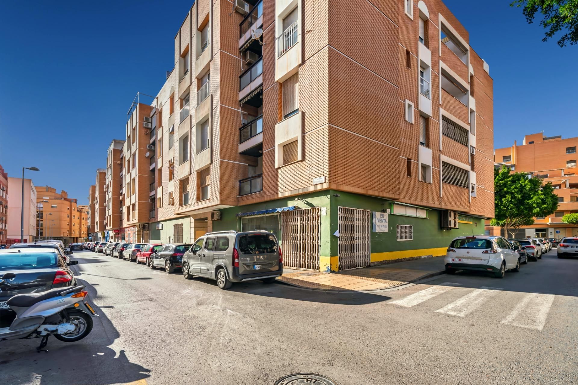 Vista exterior de Garatge en venda en  Almería Capital