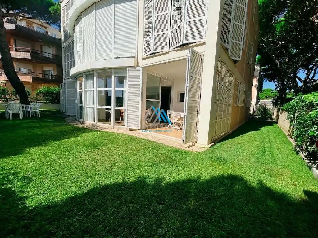 Außenansicht von Erdgeschoss zur Miete in Castell d'Aro, Platja d'Aro i s'Agaró mit Klimaanlage, Heizung und Terrasse