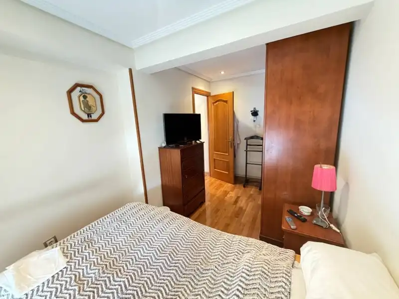 Bedroom of Flat for sale in Santander  with Heating, Private garden and Parquet flooring