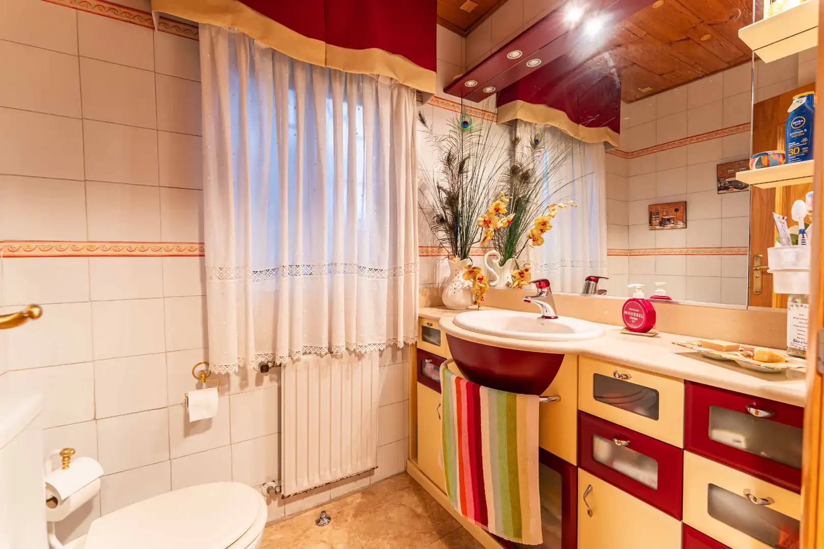 Bany de Casa o xalet en venda en Arroyomolinos (Madrid) amb Aire condicionat, Calefacció i Jardí privat