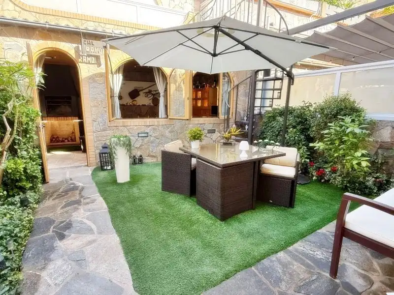 Reihenhaus mit Terrasse zum Verkauf in Sant Vicenç Dels Horts