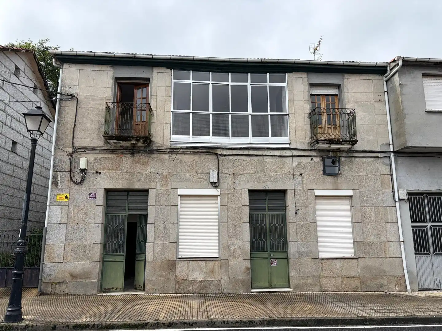 Vista exterior de Casa adosada en venta en Baños de Molgas con Trastero