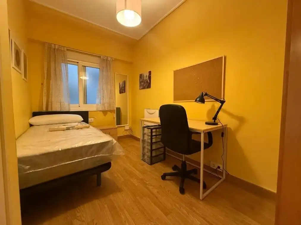 Bedroom of Flat for rent in Ourense Capital   with Heating, Parquet flooring and Balcony