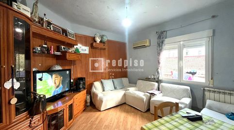 ACOGEDOR PISO DE 3 HABITACIONES EN UNA ZONA RESIDENCIAL BIEN COMUNICADA.