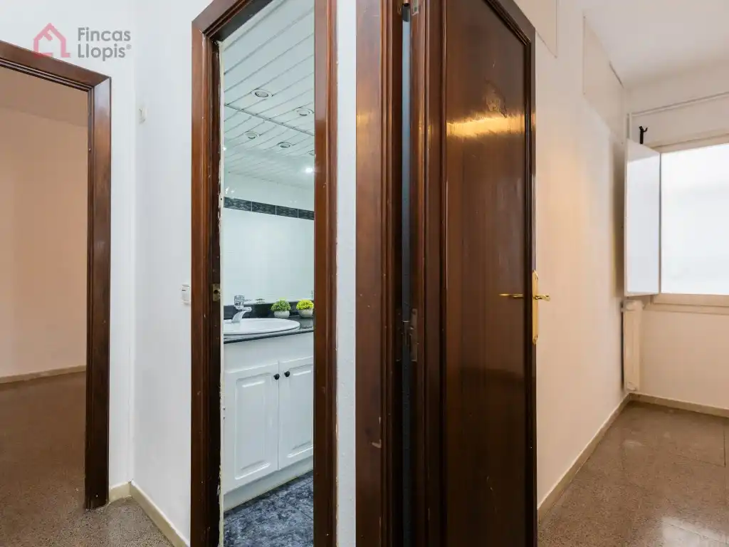 Piso en venta en Barcelona con Balcón