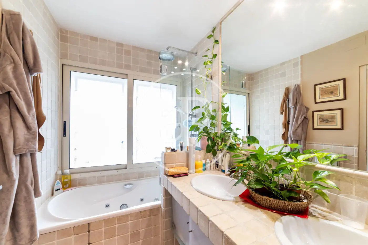 Baño de Dúplex en venta en Madrid con Aire acondicionado, Calefacción y Jardín privado