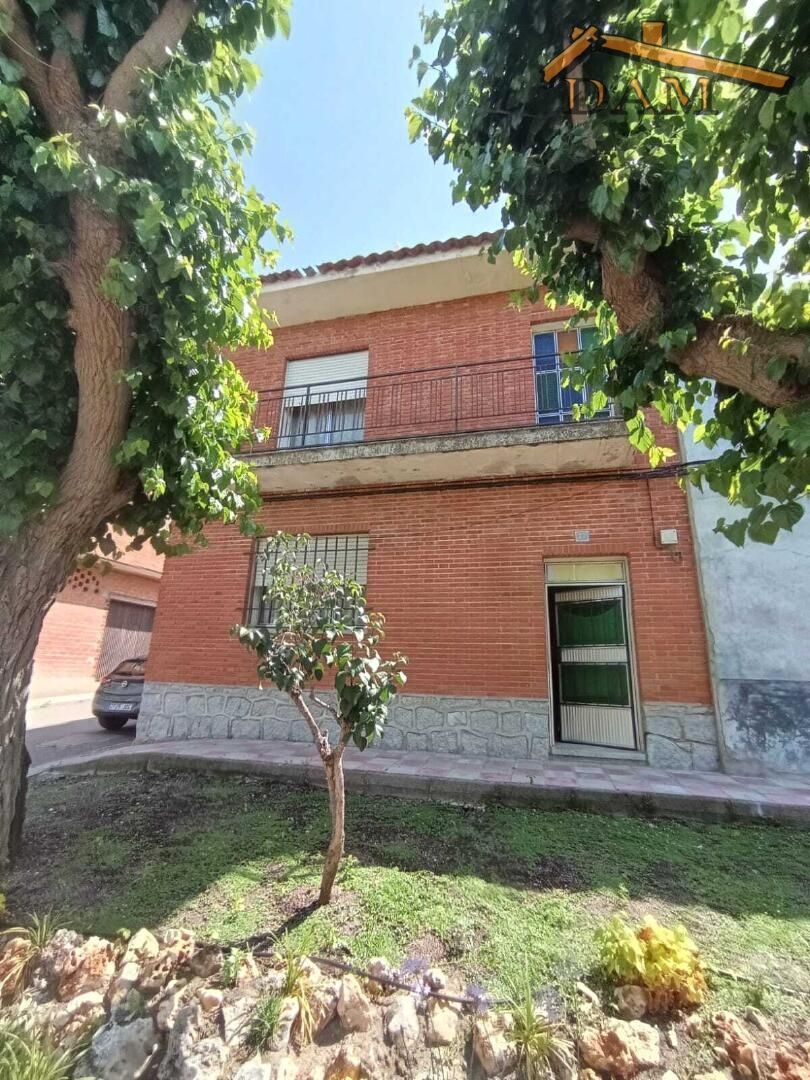 Single-family semi-detached for sale