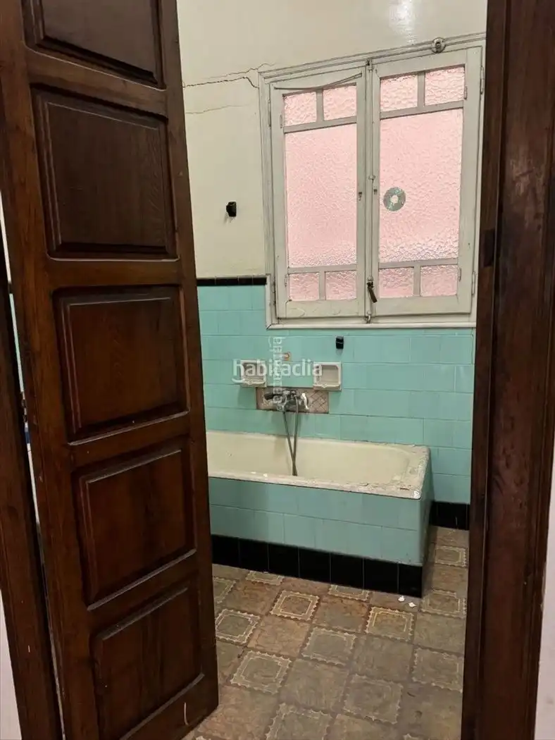 Casa en venta en Avinguda de Sant Bernat Calbó 12, imagen 2