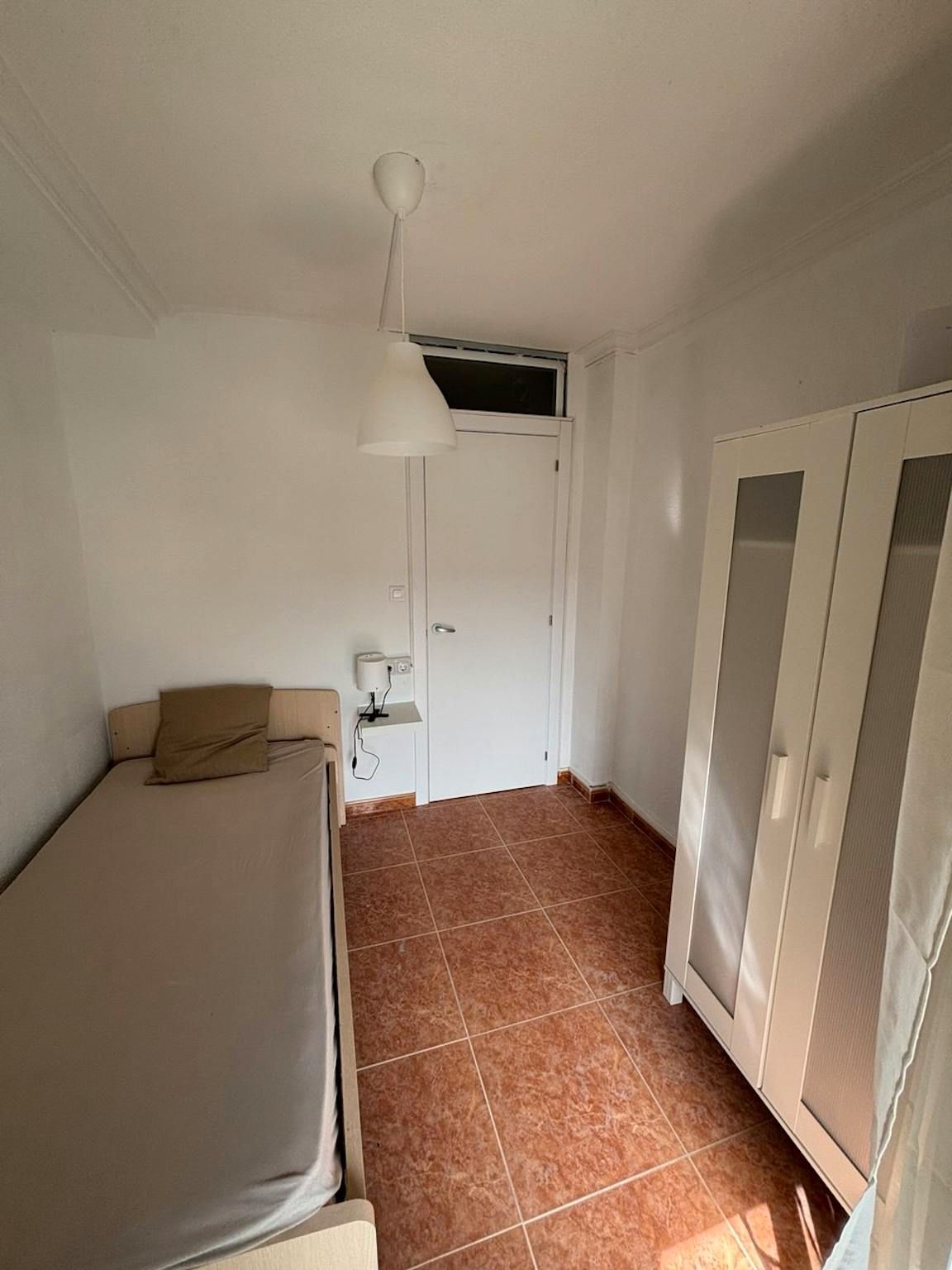 Flat to share in  Sevilla Capital  with Air Conditioner and Washing machine