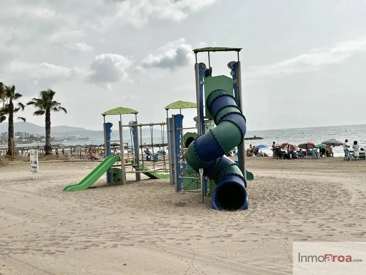 Außenansicht von Wohnung zur Miete in Benicasim / Benicàssim mit Klimaanlage, Heizung und Terrasse