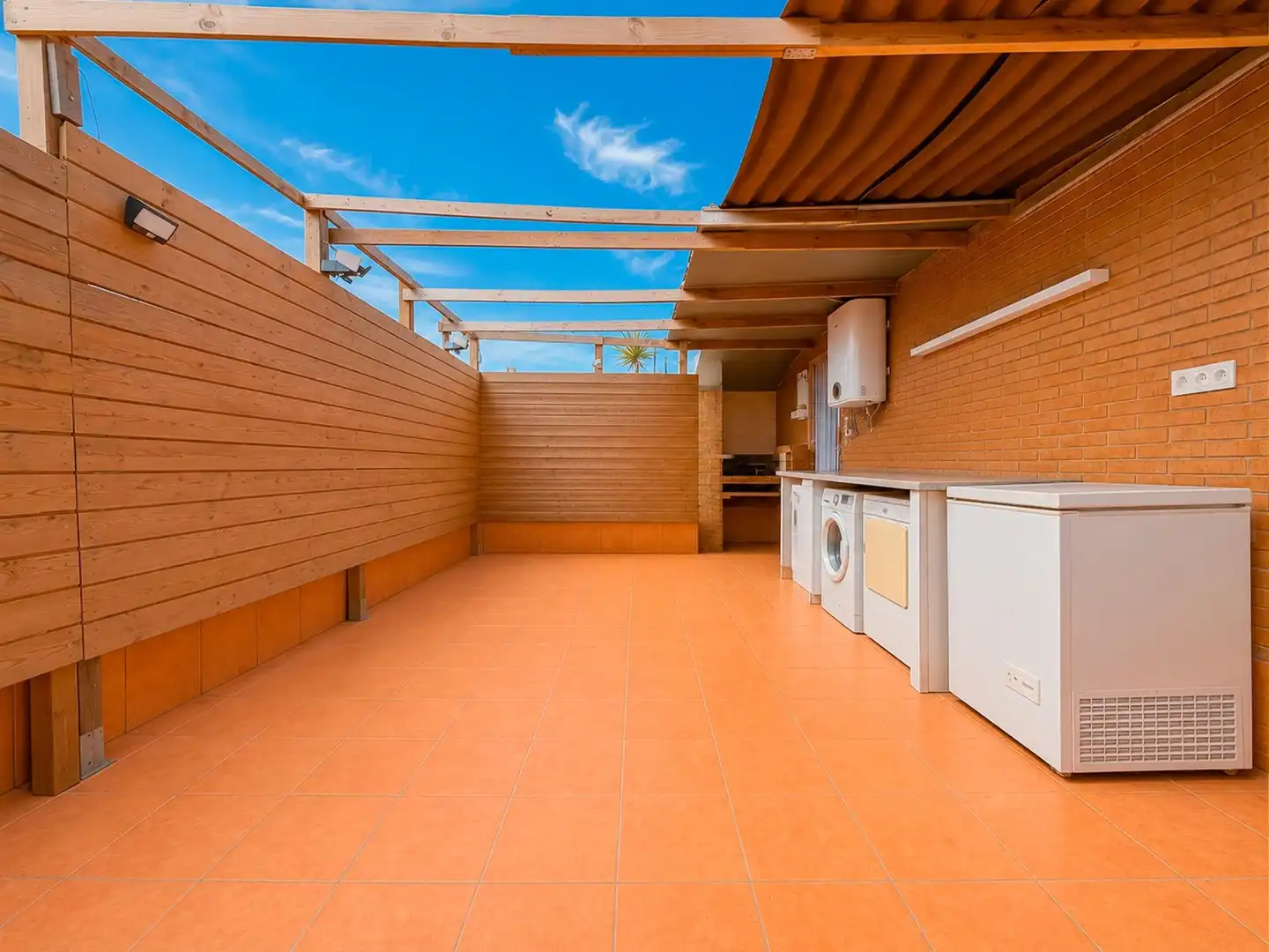 Terrasse von Dachboden zum Verkauf in Museros mit Klimaanlage, Terrasse und Abstellraum