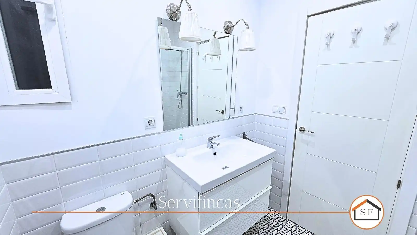 Bathroom of Flat for rent in Madrid  with Heating and Furnished
