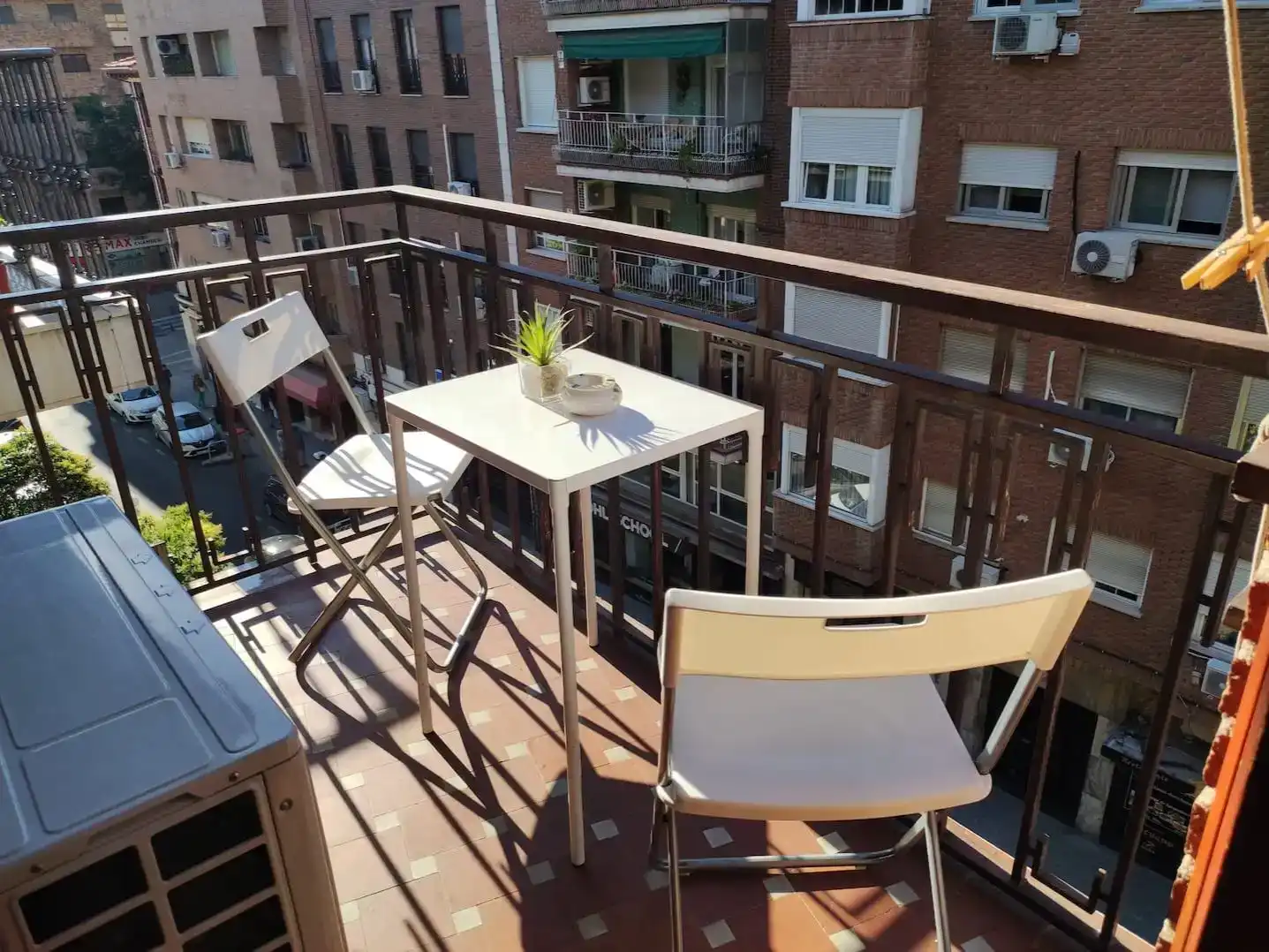 Terrasse von Wohnung zur Miete in  Madrid Capital mit Klimaanlage und Balkon