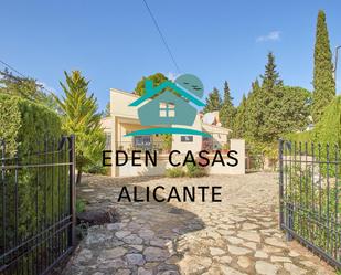 Exterior view of House or chalet for sale in Torremanzanas / La Torre de les Maçanes  with Air Conditioner, Heating and Private garden